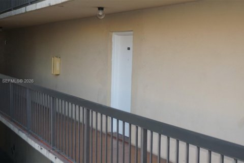 Condominio en venta en Miami, Florida, 2 dormitorios, 82.96 m2 № 2031235 - foto 3