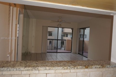 Condominio en venta en Miami, Florida, 2 dormitorios, 82.96 m2 № 2031235 - foto 19