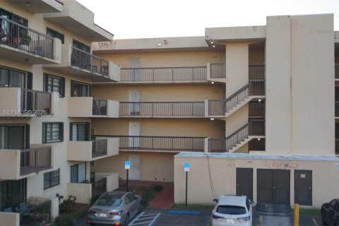 Condominio en Miami, Florida, 2 dormitorios  № 2031235