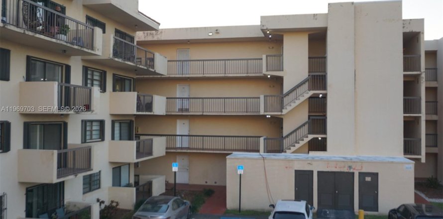 Condominio en Miami, Florida, 2 dormitorios  № 2031235