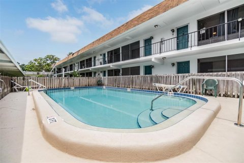 Condominio en venta en Clearwater, Florida, 2 dormitorios, 85.01 m2 № 1747074 - foto 30