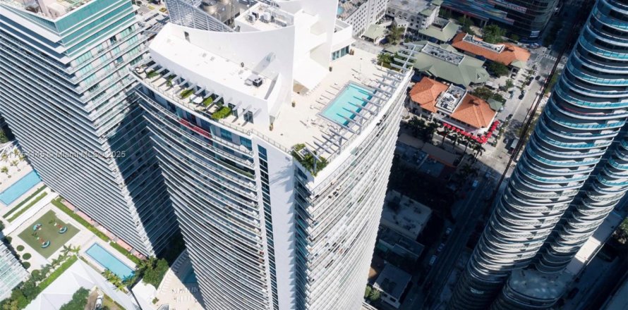 Condominio en Miami, Florida, 2 dormitorios № 1701136