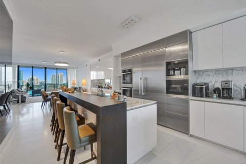 Condominio en venta en Aventura, Florida, 3 dormitorios, 255.48 m2 № 1753432 - foto 10