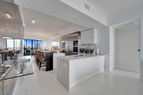 Condominio en venta en Aventura, Florida, 3 dormitorios, 255.48 m2 № 1753432 - foto 19