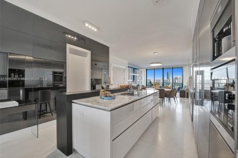 Condominio en venta en Aventura, Florida, 3 dormitorios, 255.48 m2 № 1753432 - foto 12