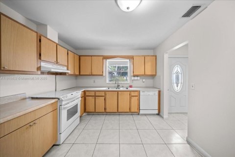 Condominio en venta en Lake Worth, Florida, 2 dormitorios, 101.08 m2 № 2034312 - foto 5