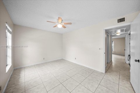 Condominio en venta en Lake Worth, Florida, 2 dormitorios, 101.08 m2 № 2034312 - foto 11