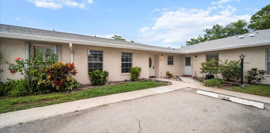 Condominio en Lake Worth, Florida, 2 dormitorios № 2034312