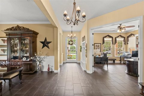 House in Windermere, Florida 5 bedrooms, 353.96 sq.m. № 1811000 - photo 15