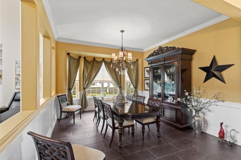 House in Windermere, Florida 5 bedrooms, 353.96 sq.m. № 1811000 - photo 14
