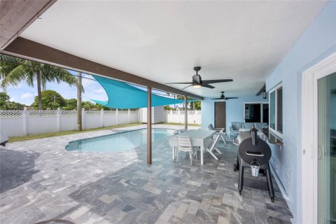 House in Margate, Florida 3 bedrooms, 133.87 sq.m. № 1994910 - photo 3