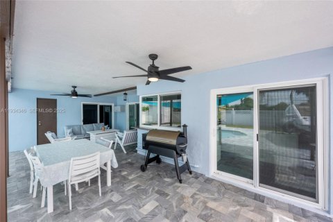 House in Margate, Florida 3 bedrooms, 133.87 sq.m. № 1994910 - photo 28