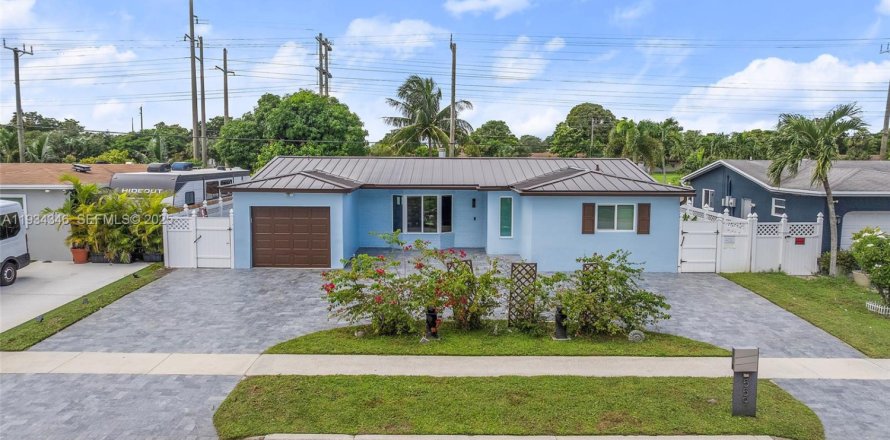 House in Margate, Florida 3 bedrooms, 133.87 sq.m. № 1994910