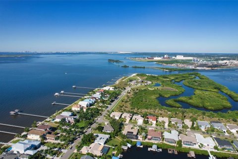 Villa ou maison à vendre à Apollo Beach, Floride: 4 chambres, 208.19 m2 № 2416416 - photo 7