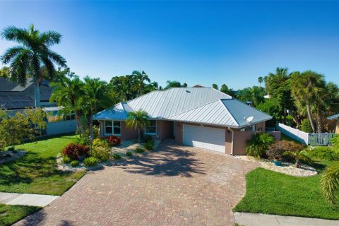 Villa ou maison à Apollo Beach, Floride 4 chambres, 208.19 m2 № 2416416