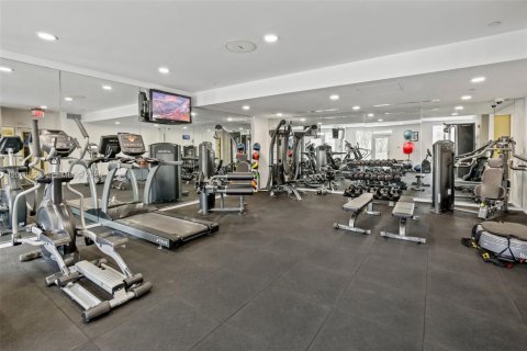 Condo in Coral Gables, Florida, 1 bedroom  № 2076573 - photo 18