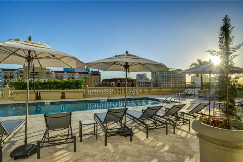 Condo in Coral Gables, Florida, 1 bedroom  № 2076573 - photo 12