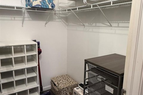 Condo in Coral Gables, Florida, 1 bedroom  № 2076573 - photo 5