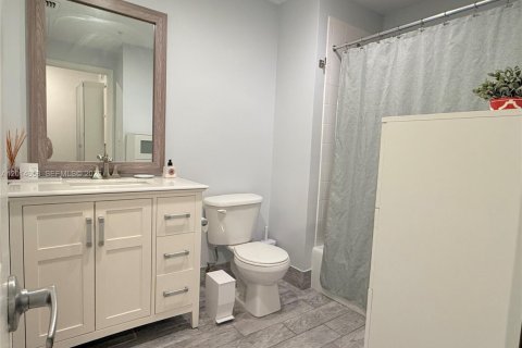 Condo in Coral Gables, Florida, 1 bedroom  № 2076573 - photo 7