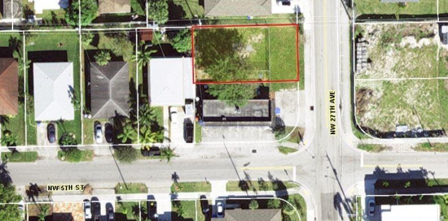 Propiedad comercial en Pompano Beach, Florida № 2187959