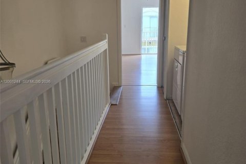 Townhouse in Miramar, Florida 3 bedrooms, 117.99 sq.m. № 2065230 - photo 14