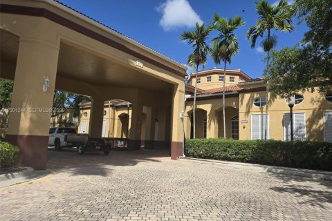 Снять в аренду таунхаус в Мирамар, Флорида 3 спальни, 117.99м2, № 2065230 - фото 5