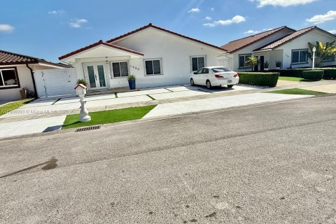 Купить виллу или дом в Майами, Флорида 3 спальни, 133.97м2, № 1964017 - фото 1