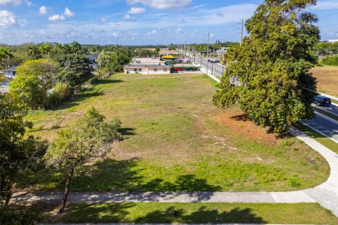 Propiedad comercial en venta en Florida City, Florida № 2054675 - foto 13