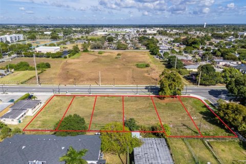 Propiedad comercial en venta en Florida City, Florida № 2054675 - foto 18