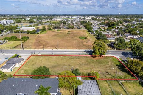 Propiedad comercial en venta en Florida City, Florida № 2054675 - foto 5
