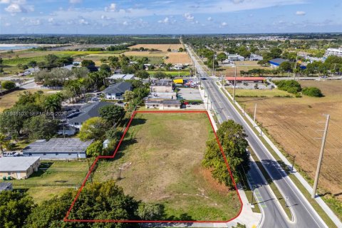 Propiedad comercial en venta en Florida City, Florida № 2054675 - foto 8