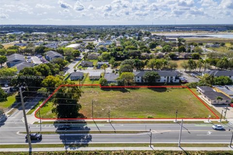 Propiedad comercial en venta en Florida City, Florida № 2054675 - foto 10