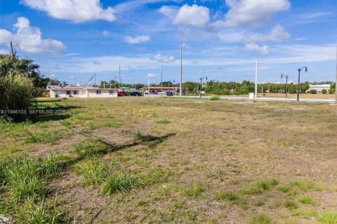 Propiedad comercial en venta en Florida City, Florida № 2054675 - foto 12