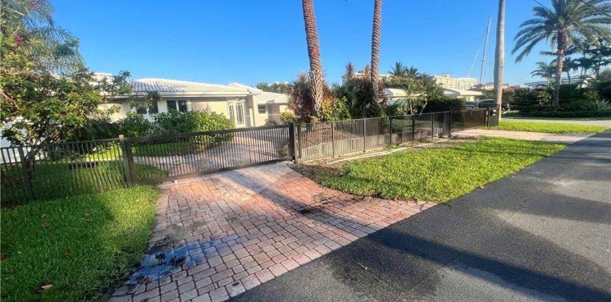 Villa ou maison à Pompano Beach, Floride 3 chambres, 182.09 m2 № 1216365