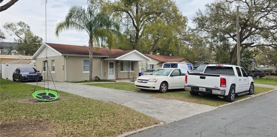 House in Lakeland, Florida 2 bedrooms, 91.69 sq.m. № 1754765