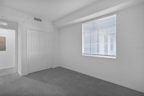 Condo in Venice, Florida, 2 bedrooms in WELLEN PARK  № 2166813 - photo 21