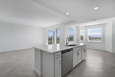 Condo in Venice, Florida, 2 bedrooms in WELLEN PARK  № 2166813 - photo 20