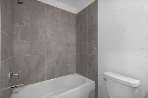 Condo in Venice, Florida, 2 bedrooms in WELLEN PARK  № 2166813 - photo 23