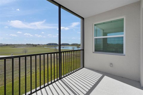 Condo in Venice, Florida, 2 bedrooms in WELLEN PARK  № 2166813 - photo 4