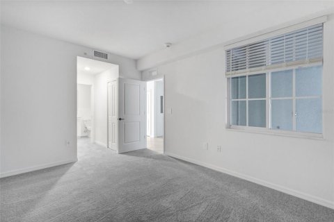 Condo in Venice, Florida, 2 bedrooms in WELLEN PARK  № 2166813 - photo 22