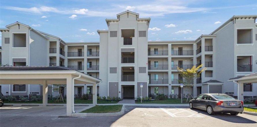 Condo in Venice, Florida, 2 bedrooms in WELLEN PARK  № 2166813
