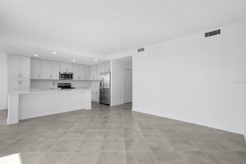 Condo in Venice, Florida, 2 bedrooms in WELLEN PARK  № 2166813 - photo 8