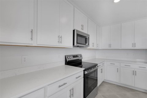 Condo in Venice, Florida, 2 bedrooms in WELLEN PARK  № 2166813 - photo 19