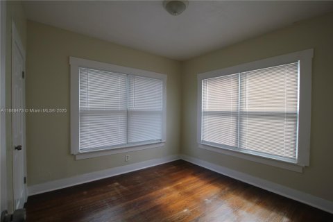House in West Palm Beach, Florida 3 bedrooms, 167.97 sq.m. № 1942316 - photo 9