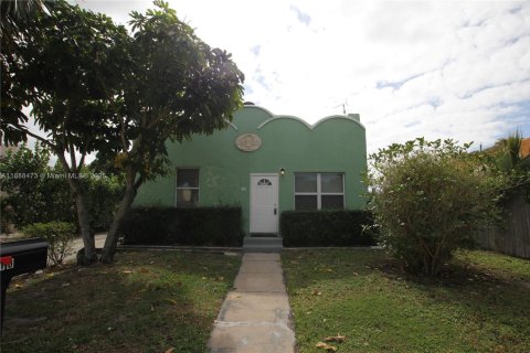 House in West Palm Beach, Florida 3 bedrooms, 167.97 sq.m. № 1942316 - photo 1