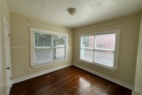 House in West Palm Beach, Florida 3 bedrooms, 167.97 sq.m. № 1942316 - photo 2