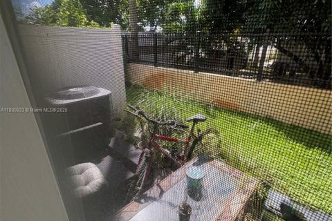 Townhouse in Miami Gardens, Florida 3 bedrooms, 133.97 sq.m. № 1944291 - photo 7