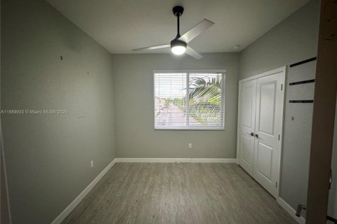 Townhouse in Miami Gardens, Florida 3 bedrooms, 133.97 sq.m. № 1944291 - photo 27