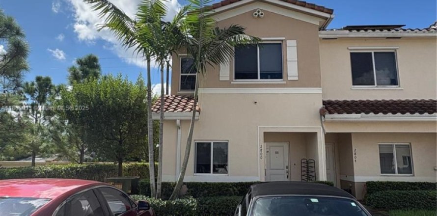 Townhouse in Miami Gardens, Florida 3 bedrooms, 133.97 sq.m. № 1944291