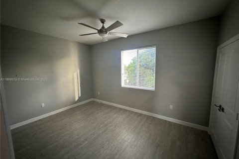 Townhouse in Miami Gardens, Florida 3 bedrooms, 133.97 sq.m. № 1944291 - photo 14